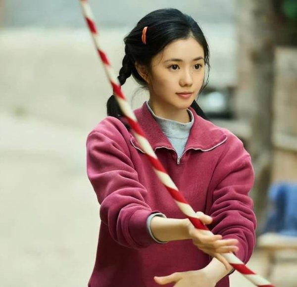 冠达配资 张艺谋刘浩存再合作，网友：“谋女郎这是要啃老到退休？”